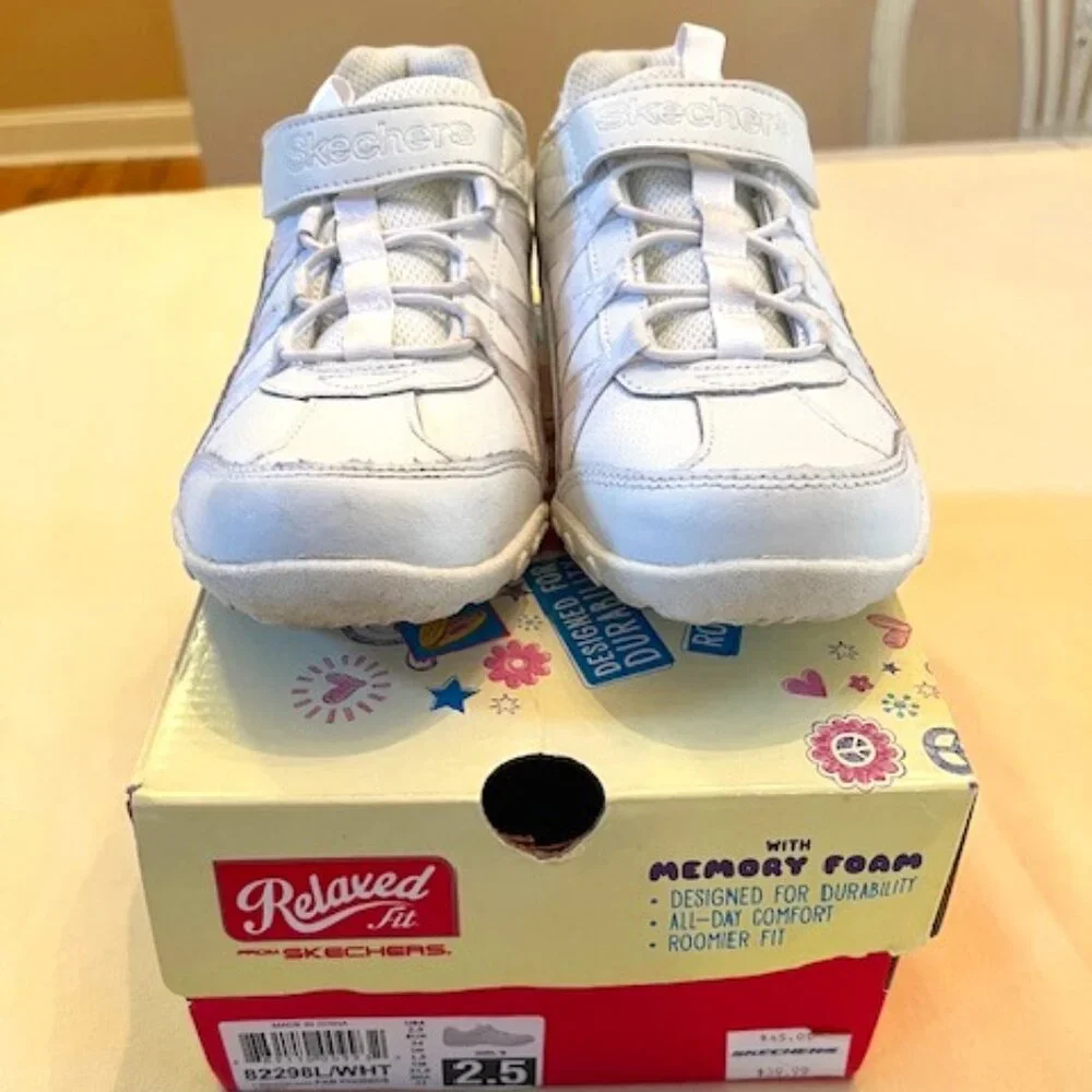 SKECHERS | Relaxed Fit Memory Foam Slip On Sneakers Girls Size 2.5